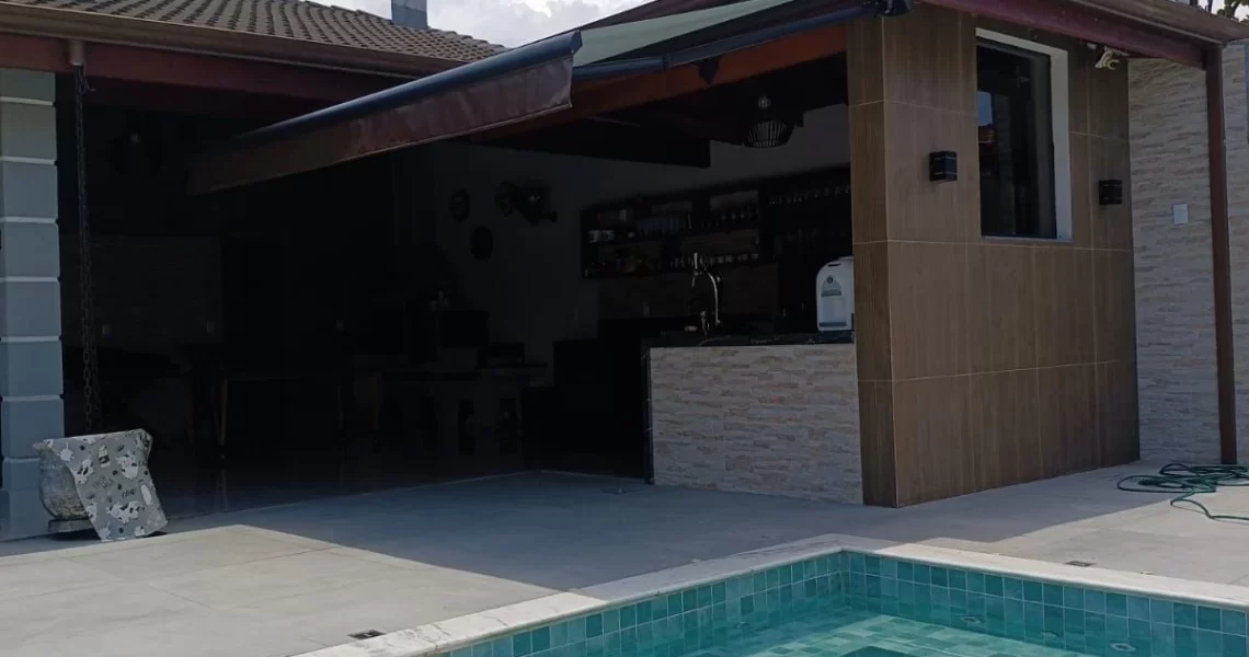 Sol Queimando? Com Toldos Articulados, Você tem Escolha em Riviera de São Lourenço, SP